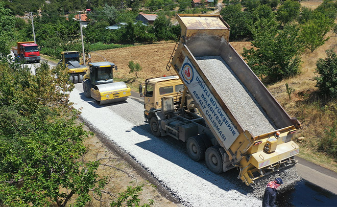 Büyükşehir, asfalt çalışmalarında hız kesmiyor