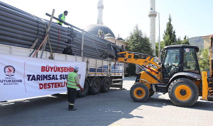 Denizli Büyükşehir Belediyesi’nden çiftçilere 226.000 metre tarımsal sulama borusu desteği!