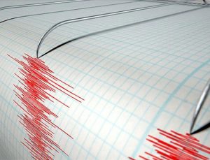 Denizli’de akşam saatlerinde deprem paniği!