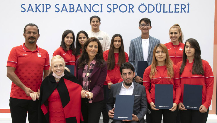 PAÜ’lü Milli Sporcuya Bir Ödül de Sabancı Vakfı’ndan!