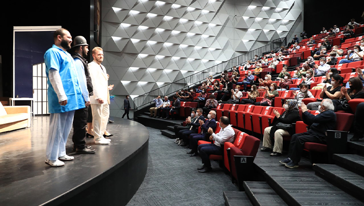 Büyükşehir Tiyatrosu yeni sezona merhaba diyor!