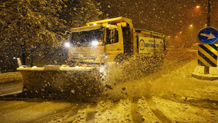 Büyükşehir belediyesi kar ile mücadelesine devam ediyor