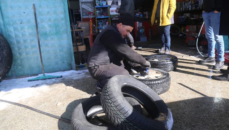 Kar yağışı lastikçilerin yüzünü güldürdü