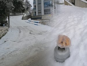 Babadağ’da kar nedeniyle kapanan yollara vatandaşlar isyan etti!