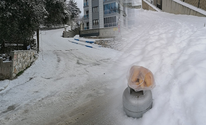 Babadağ’da kar nedeniyle kapanan yollara vatandaşlar isyan etti!