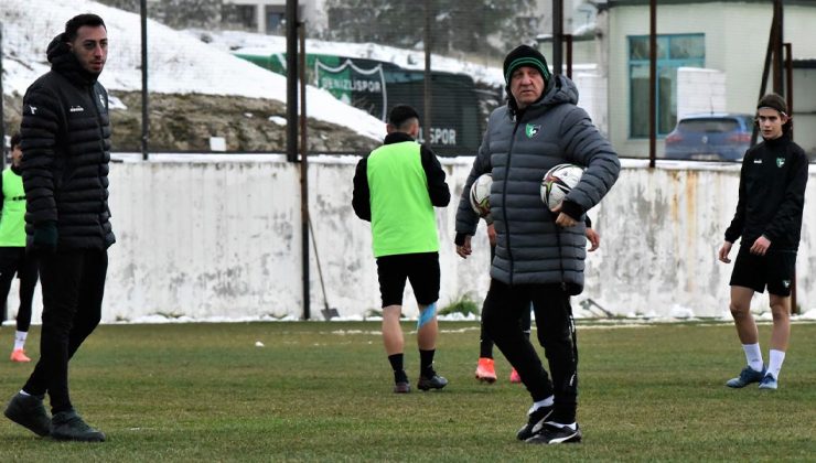 Mesut Bakkal takımla ilk antrenmanına çıktı!