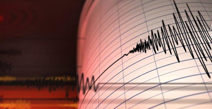 Denizli’de gece saatlerinde deprem paniği!