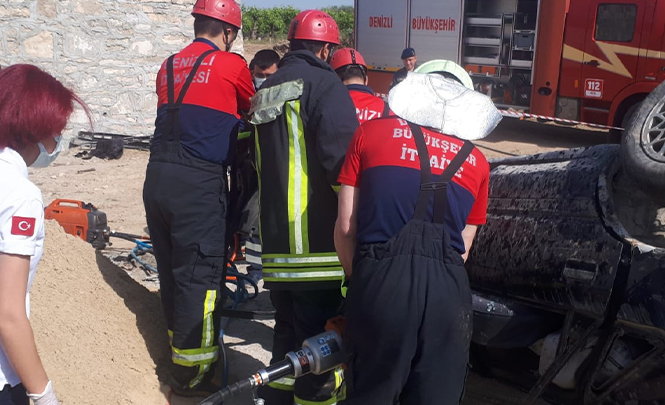 Denizli’de araçlar kaza yaptı 5 kişi yaralandı!
