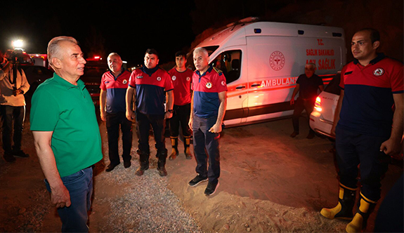 Büyükşehir’den söndürme çalışmalarına destek