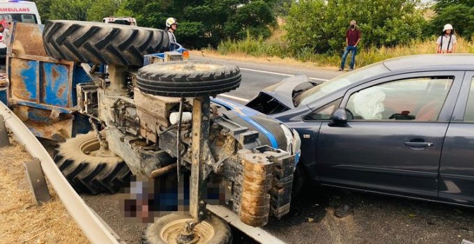 Denizli’de hafif ticari araçla traktörün karıştığı kazada üç kişi yaralandı
