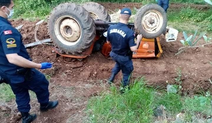 Denizli’de talihsiz adam traktörü durdurmak isterken canından oldu!