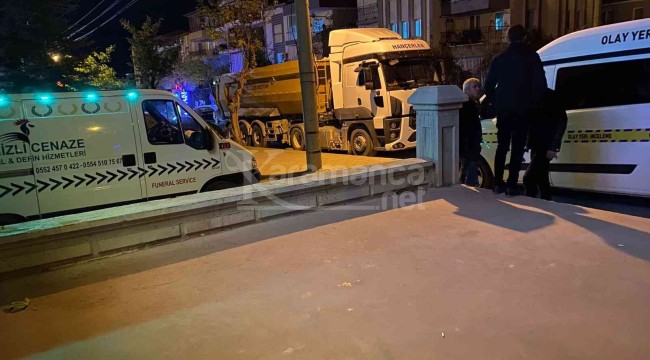 Denizilili memuru ölüm evinin banyosunda yakaladı!