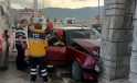 Denizli’de kontrolden çıkan otomobil kaza yaptı, araç hurdaya döndü!