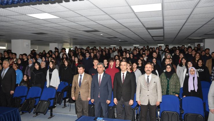 Anadolu Mektebi Yazar Okumaları Öğrenci Paneli