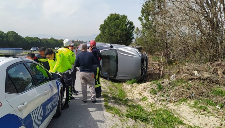 Denizli’de kontrolden çıkan araç takla atarak durabildi!