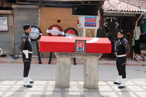 Denizli’de görev yapan polis memuru geçirdiği kalp krizine yenik düştü!