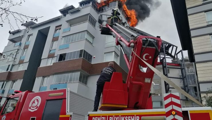 Denizli’de korkutan yangın, çatı katı alevlere teslim oldu!