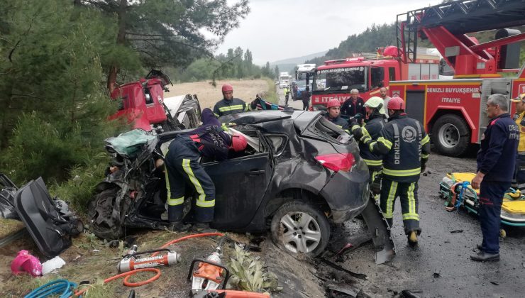 Denizli’de feci kazada ağır bilanço, 4 kişi hayatını kaybetti!