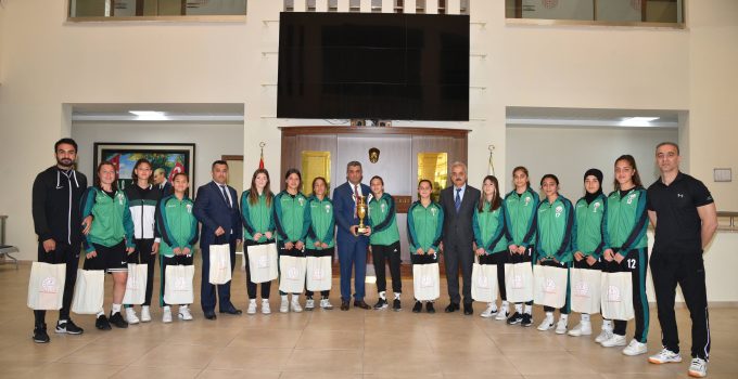 Meslek Liseli Kızlar Türkiye Şampiyonu Oldu !