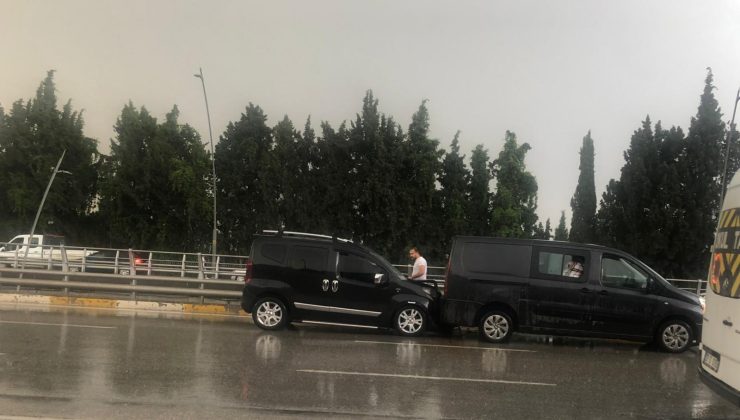 Denizli’de yağışlar trafiği felç etti, zincirleme kazalar meydana geldi!