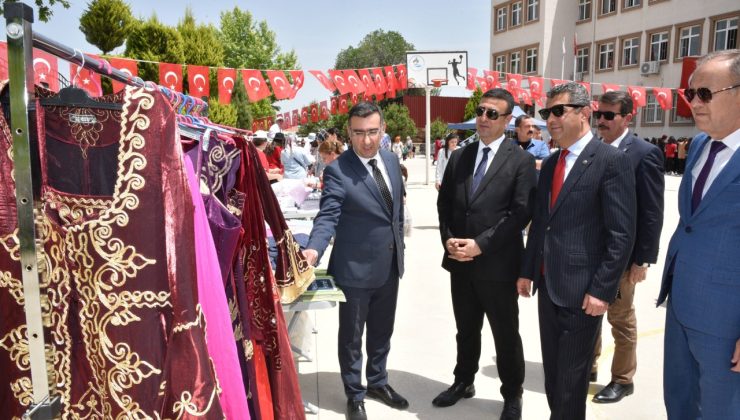 Meslek Lisesi Öğrencileri Yılsonu Kermesinde Ürettikleri Ürünleri Sergiledi!