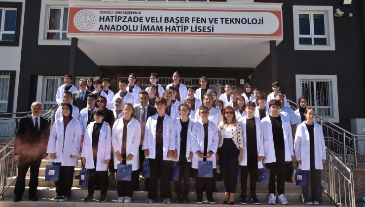 Hatipzade Veli Başer Fen ve Teknoloji Anadolu İmam Hatip Lisesi Birinci Sınıf Öğrencileri Beyaz Önlüklerini Giydiler