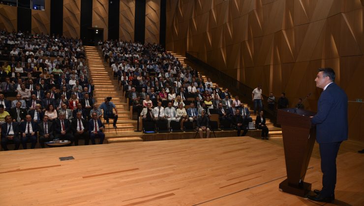 Denizli Eğitim Yöneticileri Buluşması, Denizli Nihat Zeybekci Kongre ve Kültür Salonunda yapılan programla gerçekleşti.