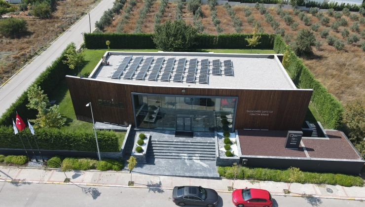 Türkiye’de kendi elektriğini kendi üreten ilk STK olarak, Güneş Enerjisi Santralimizi 15. Dönem Yönetimimizde devreye almış olmaktan büyük mutluluk ve gurur duyuyoruz.