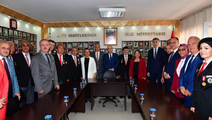19 Eylül Gaziler Günü, Atatürk Anıtı’nda düzenlenen törenle kutlandı.
