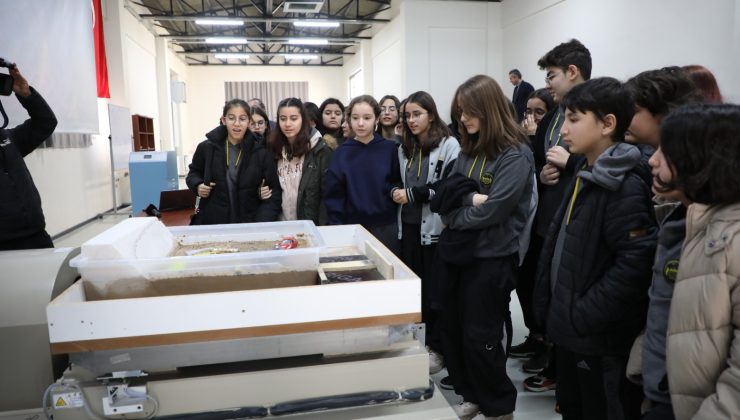 PAÜ’de Deprem Simülasyonu İle Farkındalık ve Bilinçlendirme Eğitimi Verildi