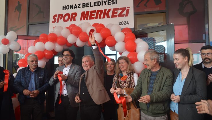 Honaz’a bir örnek proje daha! Spor merkezi kurdelesi CHP İl Başkanı Horzum ve Başkan Yüksel Kepenek eşliğinde kesildi!